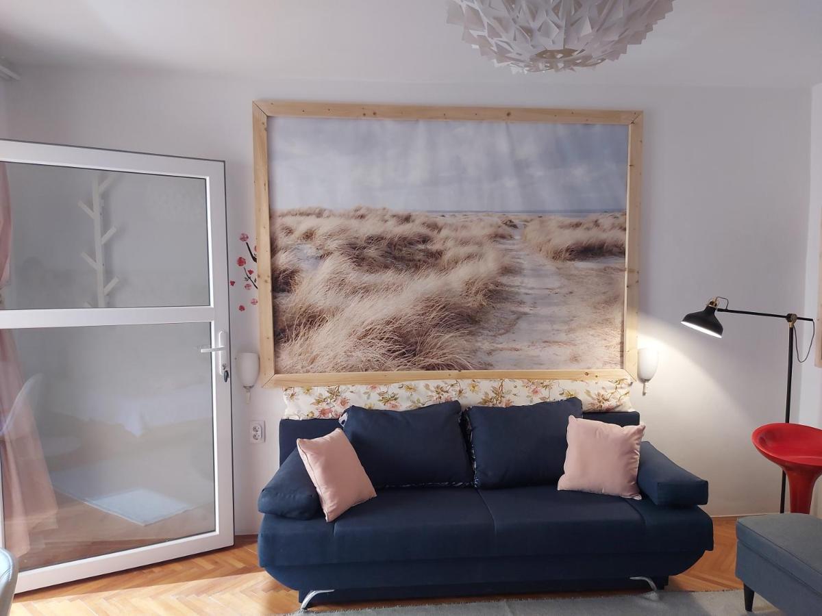 Apartments Garden Ровин Екстериор снимка