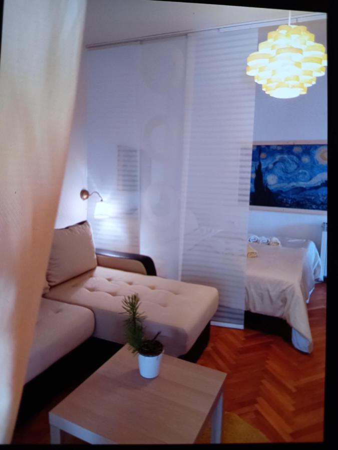 Apartments Garden Ровин Екстериор снимка