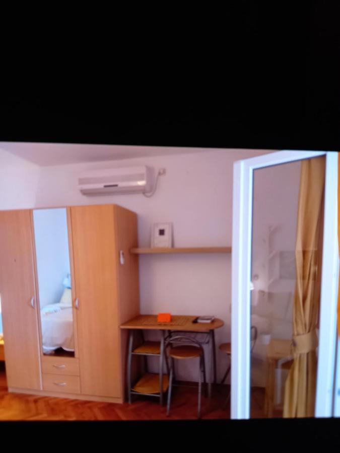 Apartments Garden Ровин Екстериор снимка