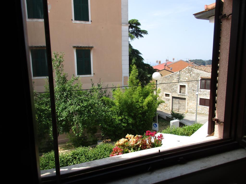 Apartments Garden Ровин Екстериор снимка