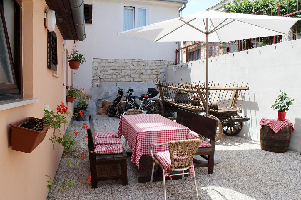 Apartments Garden Ровин Екстериор снимка