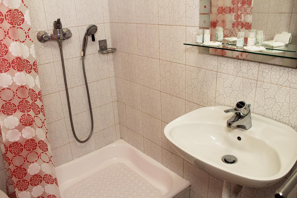 Apartments Garden Ровин Екстериор снимка