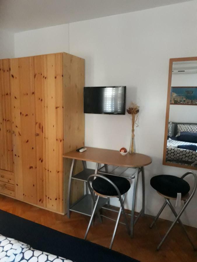 Apartments Garden Ровин Екстериор снимка