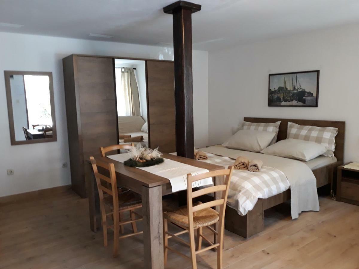 Apartments Garden Ровин Екстериор снимка